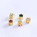 Primer plano de cuentas espaciadoras bañadas en oro 14k con circonitas para crear joyas - Circón Blanco / Paquete de 10 / Bañado en Oro de 18K