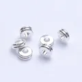 Makroaufnahme von versilberten Abstandsperlen mit Doppelrillen für DIY-Schmuckherstellung - 3mm / Silber (Farbbeständig)