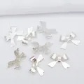 Set de ocho colgantes de lazo mate bañados en oro 14k para joyería artesanal - Plateado (Retención de Color)