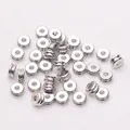 Silberfarbene flache runde Zwischenperlen mit Rillen für die DIY Schmuckherstellung - Doppelschichtiger Abstandhalter (A84) / Platiniert