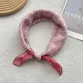 Sciarpa in seta cotone lino rosa con motivi floreali vintage per donna - Rosso