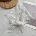 Sciarpa a triangolo in pizzo bianco vintage francese con elegante ricamo floreale - Bianco Sporco