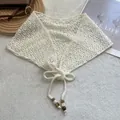 Écharpe triangulaire ajourée en tricot blanc avec lacets à perles de style bohème - Blanc Cassé