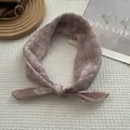 Foulard respirant en coton et lin rose poudré à fleurs pour chemisiers professionnels - Fleurs Sauvages Rose Pâte de Haricot / 70x70cm