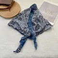 Foulard vintage in cotone e lino con motivo paisley e bordi ondulati blu e grigio - Stile Medio / Blu Lago e Grigio