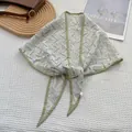 Hellgrüner Batik-Spitzenschal mit Blattmuster und atmungsaktivem Mesh für den Sommer - Grün