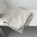 Bufanda beige de algodón y lino con bordado floral y bordes de encaje suave - 180*90CM / Blanco Roto