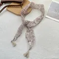 Dettaglio di un foulard in seta con stampa paisley vintage ed eleganti nappe a frangia - Paisley Vintage (27)