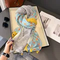 Écharpe femme en coton et lin à fleurs vintage avec des pompons jaunes vifs - 180x90cm / Rose Tricolore Jaune