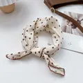 Franse vintage beige polkadot sjaal met bruine kanten rand voor haar- en nekstyling - 70*70cm / koffiekleur