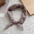 Pañuelo pequeño de algodón y lino a cuadros con estampado floral y borde rematado - café / 58x58