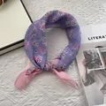 Foulard retrò con margherite rosse in misto lino-seta per collo o accessorio borsa - 58x58cm / Viola