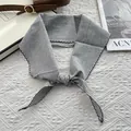 Pañuelo de algodón a cuadros grises estilo japonés con bordado de borde ondulado - Negro