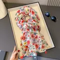 Bufanda ligera de algodón y lino con estampado floral de acuarela y borlas decorativas - Estilo Floral Multicolor (C040) / 180x90cm