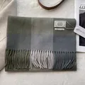 Κλασικό μάλλινο καρό κασκόλ με κρόσσια σε σκούρο πράσινο και γκρι για το χειμώνα - Πράσινο Γκρι