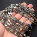 Handgemaakte labradoriet kralenarmband met blauwe vuurglans en verstelbare gouden sluiting - Ruwe Steen Stijl