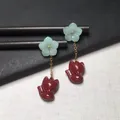 Vintage-Ohrringe im chinesischen Stil mit hellgrüner Blüte und rotem Fuchs-Anhänger - Fuchs-Stil