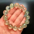 Pulsera de cuarzo fantasma verde natural con grandes cuentas redondas en mano - Estilo 7