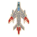 Broche avion de chasse en émail gris avec socle doré et détails d'étoiles rouges - Chasseur Gris Rouge (C3453-2)