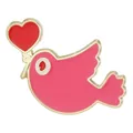 Broche en émail oiseau rose avec cœur rouge et bordure dorée pour la Saint-Valentin - Style Oiseau avec Cœur (C3481-16)