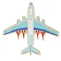 Broche avion en émail bleu et blanc avec contour en métal doré artistique - Avion de Transport Bleu Blanc (C3453-3)