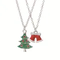 Weihnachts-Halsketten-Set mit grünem Emaille-Baum und roten Glockenanhängern an Silberketten - Halsketten-Set