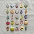 Ciondoli artigianali in ceramica a forma di frutta e verdura placcati oro 18k stile idilliaco - Ciondolo Fiore