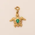 Colgante de tortuga marina dorada con piedra de gota verde y baño de oro de 18 quilates - Green Gem Sea Turtle Pendant