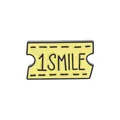 Gelbe Emaille Flugticket-Brosche mit 1 SMILE Gravur auf weißem Hintergrund - Gelb 1 SMILE