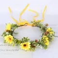 Handgefertigter Sonnenblumen-Blumenkranz mit gelben Bändern für Braut- und Kinderhaarstyling - Sonnenblumen Stil (W1182)