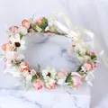 Couronne de fleurs pour mariée avec roses roses, marguerites et rubans crème - Style Rose Marguerite Rose Clair (W1154)