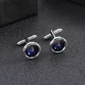 Détail de boutons de manchette ronds avec pierre bleue et cadre en argent poli - Bleu Foncé (B1319)