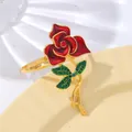 Elegante servilletero de rosa roja con base dorada y detalles de strass brillantes - Estilo de Corazón de Rosa Con Strass Completo (Z1128-4)