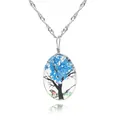 Macro de la chaîne argentée et du pendentif ovale avec fleurs séchées bleues et motif d'arbre - Style Arbre Bleu Ciel (A2557-4)