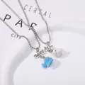 Zwei Best Friends Perlenketten mit blauen und rosa beflockten Delfinanhängern - Rosa-blauer Delfinstil (A2893-6)