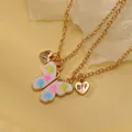 Conjunto de collares BFF dorados con alas de mariposa brillantes blancas y colgantes de corazón - Juego de alas de mariposa BFF (A2890)