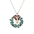 Dettaglio della collana a ghirlanda natalizia con pendente a renna e strass colorati - Stile Testa di Renna (A3043-3)