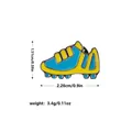 Lebhafte blau-gelbe Fußballschuh-Emaille-Brosche mit genauen Abmessungsangaben - C2306