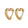 Nahaufnahme der hohlen herzförmigen Gold-Creolen mit glatter metallischer Oberfläche - Goldene Hohle Herz Stil (J1673-13)