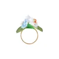 Weihnachts-Serviettenring mit blau-weißen Kunstblumen und goldenem Metallring - Blau und Weiß Zweifarbig Floral Stil (Z1320-11)