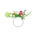 Weihnachtlicher Serviettenring mit Silberband, rosa Blume, roten Beeren und Tannennadeln - Hellrosa Blume und Rote Beere Stil (Z1320-18)