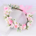 Couronne de fleurs roses et blanches avec verdure et ruban en organza rose - Dégradé Rose Blanc avec Ruban (W1166)