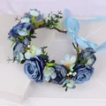 Couronne de fleurs style forêt avec roses bleues, feuilles et ruban ajustable - Style Élégant Bleu Foncé (W1171)