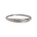Minimalistischer silberner Kupferring mit graviertem Freedom-Schriftzug - Freedom (R1262) / Silber