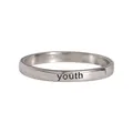 Polierter silberner Minimalist-Ring mit der gravierten schwarzen 'youth' Kunstschrift - Youth (R1262) / Silber