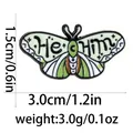 Exquisite grüne Emaille-Schmetterlingsnadel mit He/Him-Pronomen und schwarzer Wellenstruktur - He/Him Hellgrüner Schmetterling (C2740-6)