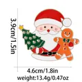 Spilla natalizia in smalto con Babbo Natale e albero, misura 4,6 cm per 3,9 cm - Babbo Natale con albero di pan di zenzero (BXT0002-7)