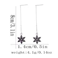 Dettaglio di orecchini a nappa lunga in argento con petali viola e pietre in zircone - Stile Fiore Cristallo Viola Argento (F1570-16)