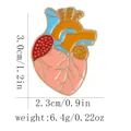 Kleurrijke anatomische hart emaille speld met afmetingen van 3,0 cm hoog en 2,3 cm breed - Hart Anatomie Stijl (C2937-1)