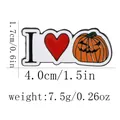 Broche esmaltado de Halloween con corazón y calabaza, incluye tamaño y peso real - Estilo I Love Calabaza (C2918-1)